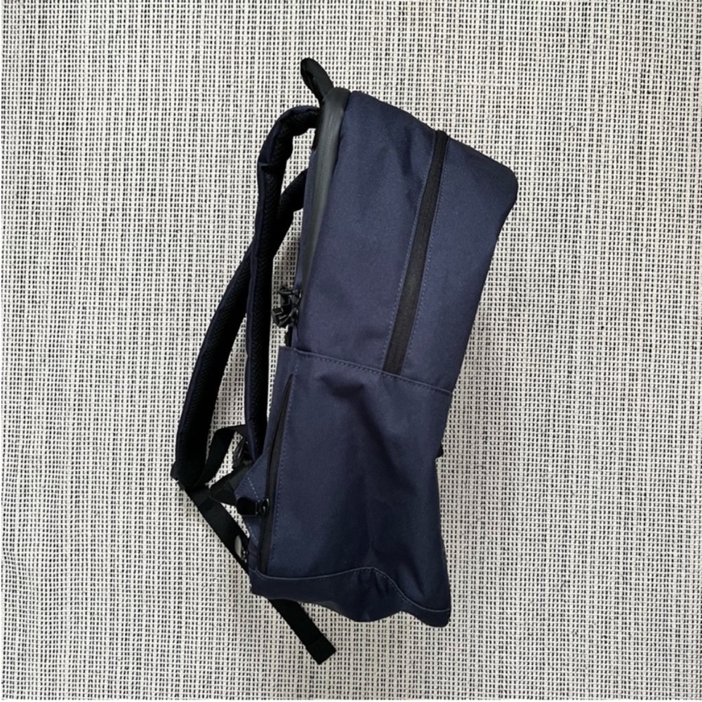 NEW LO & SONS Hanover 2 Travel Backpack in Blue - Lightweight W/ Stash Pockets - Picture 9 of 16